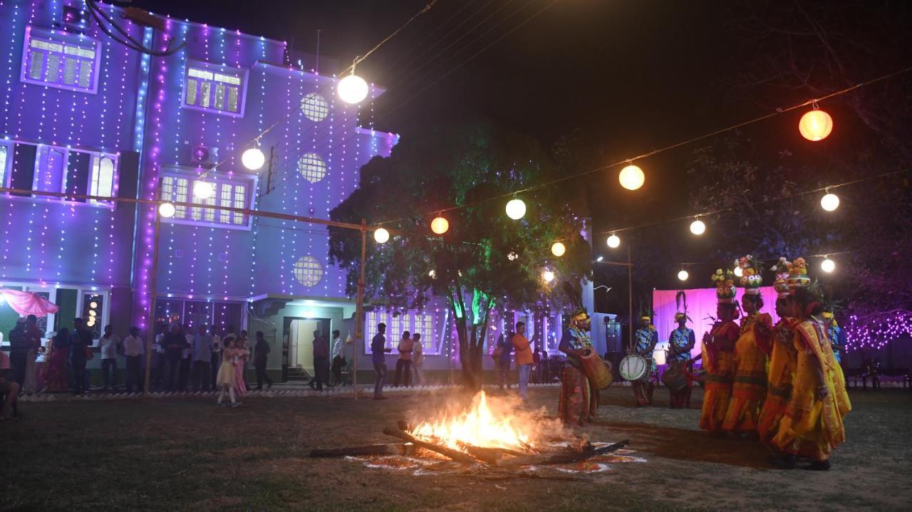 Jhargram Eshani Hotels And Guest House Exterior photo