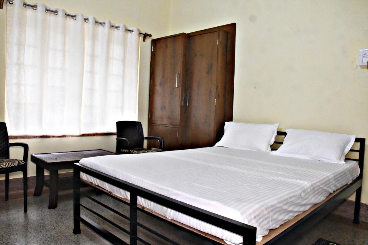 Jhargram Eshani Hotels And Guest House Exterior photo