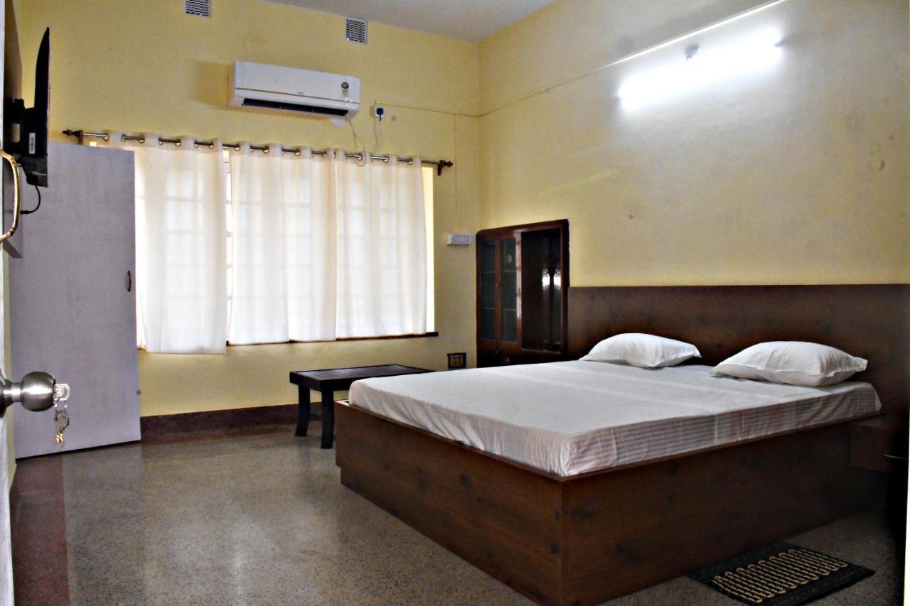 Jhargram Eshani Hotels And Guest House Exterior photo