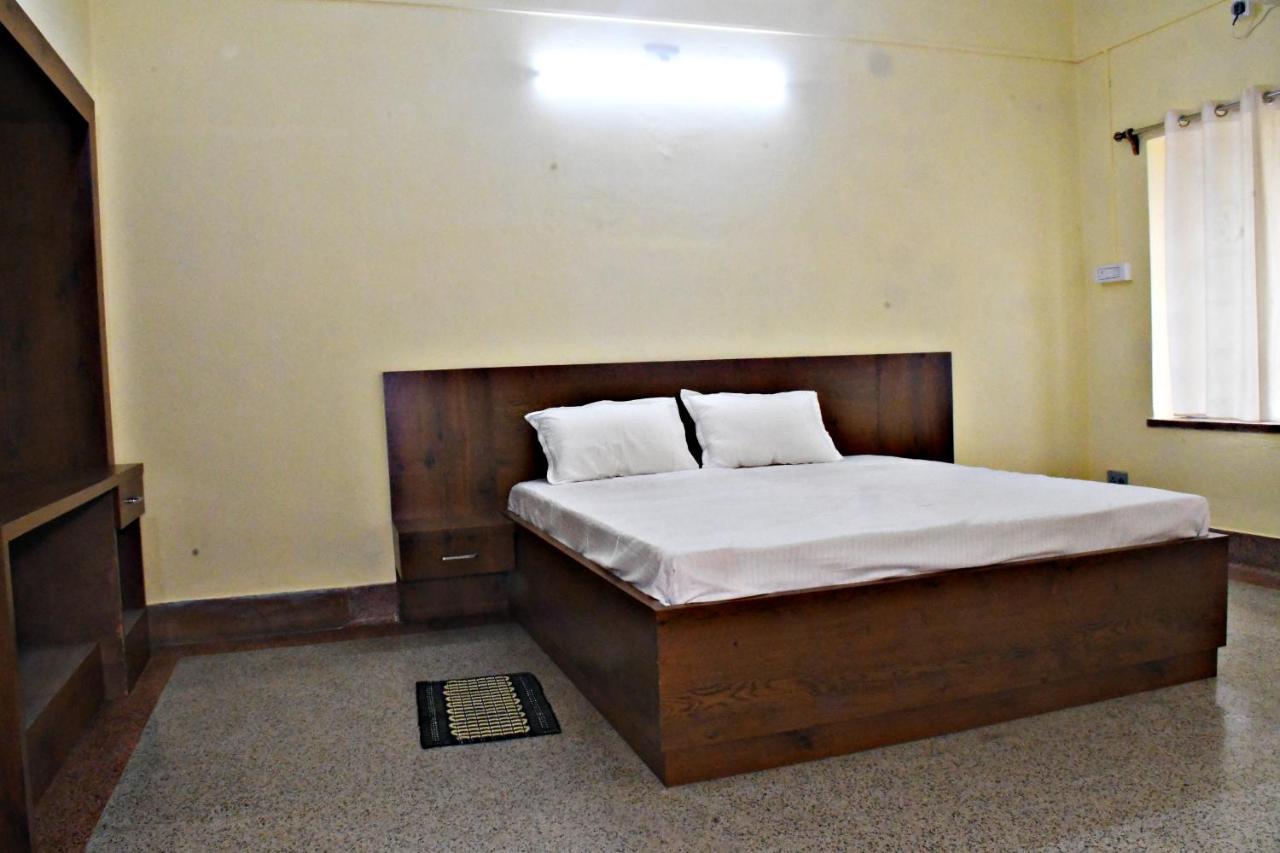 Jhargram Eshani Hotels And Guest House Exterior photo